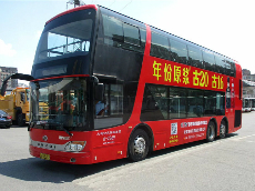 双层公交广告